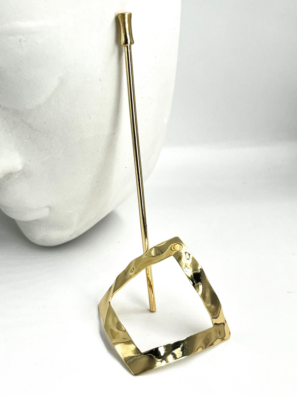Palo chino Evania dorado